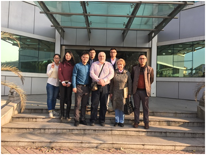 （世通与俄罗斯计量专家合影）